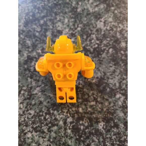 Lego Nexo Knights Minifigures and Shield Lot - Harpy, Ultimate Axl - Picture 11 of 12